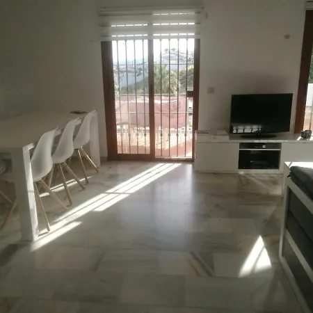 Holiday home Adosado En Urb Flamingo Nerja